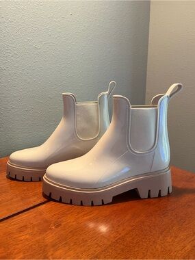 Dolce Vita Women's Chunky Chelsea Wet Weather Boot - Creamy light beige